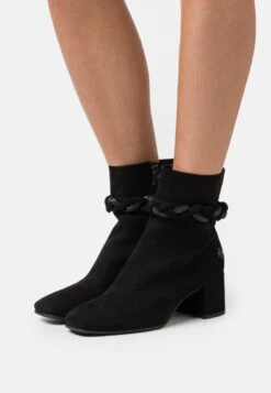 Marco Tozzi By Guido Maria Kretschmer - Korte Laarzen - Black