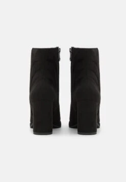 Marco Tozzi Korte Laarzen - Black -Clothing store 3506e9f3c87f4fa0aa418eaa3219cee5