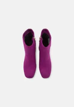 Marco Tozzi Korte Laarzen - Grape 11 Marco Tozzi Korte Laarzen - Grape -Clothing store 4f5d29425d3740c08192ef66f38a878f