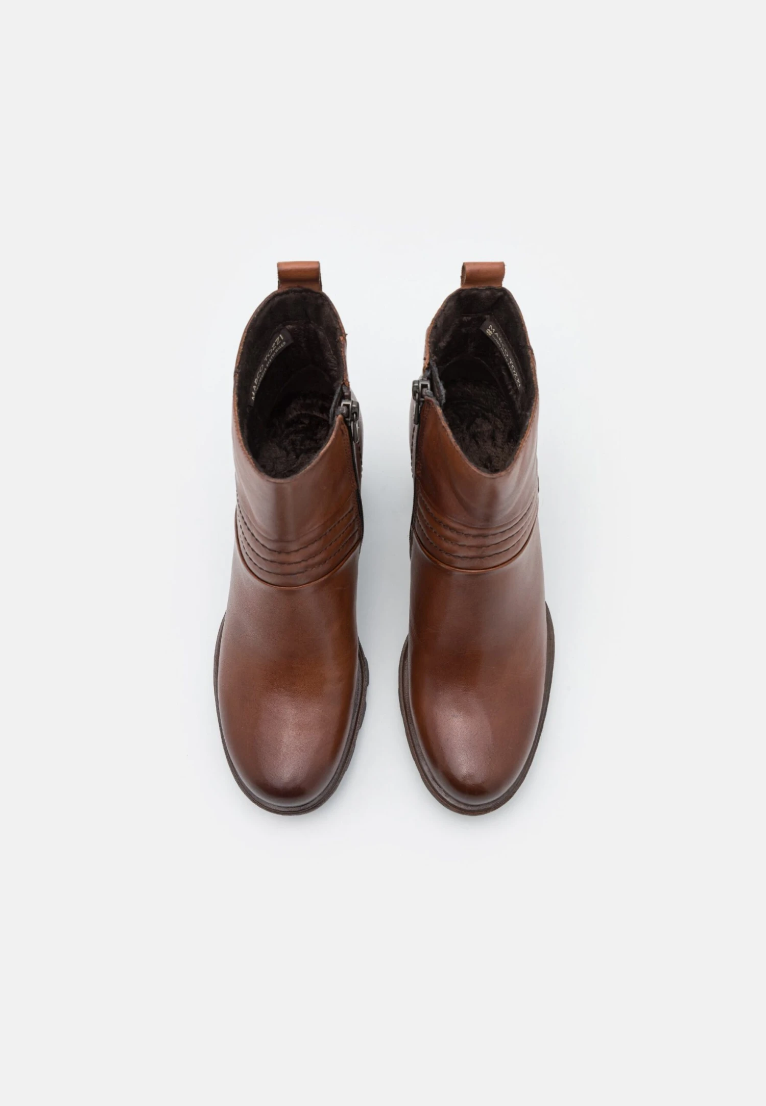 Marco Tozzi By Guido Maria Kretschmer - Korte Laarzen - Cognac 6 Marco Tozzi By Guido Maria Kretschmer - Korte Laarzen - Cognac - Afbeelding 6