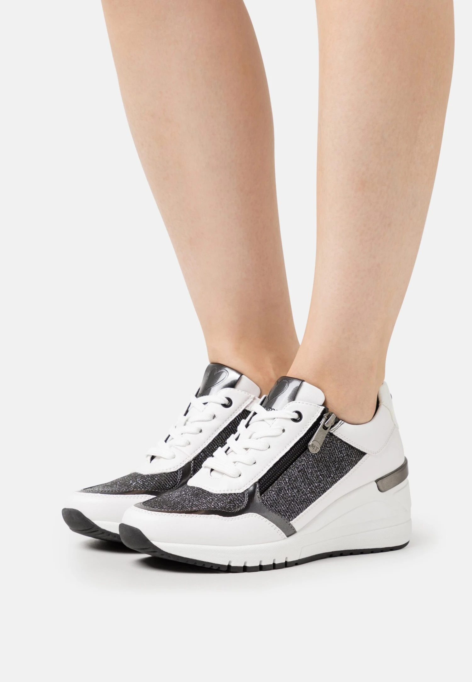 Marco Tozzi Sneakers Laag - White/Black Comb 1 Marco Tozzi Sneakers Laag - White/Black Comb