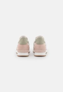 Marco Tozzi Sneakers Laag - White/Rose 9 Marco Tozzi Sneakers Laag - White/Rose -Clothing store 7671b6ef60bf426e8caefce8fd631459
