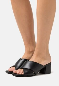 Marco Tozzi Muiltjes Met Hak - Black