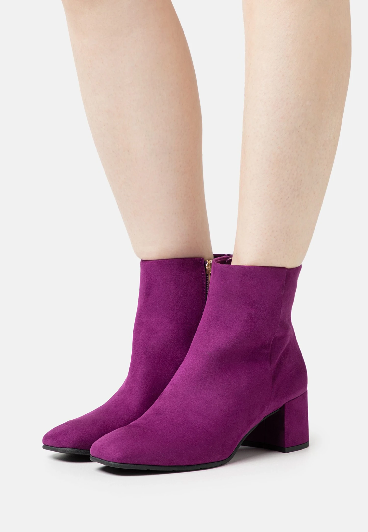 Marco Tozzi Korte Laarzen - Grape 1 Marco Tozzi Korte Laarzen - Grape