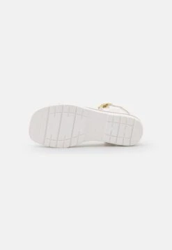 Marco Tozzi Sandalen Met Plateauzool - White -Clothing store 7e2ca627234f44d7b614c8c409c24996