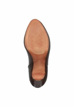 Marco Tozzi Korte Laarzen - Cafe Comb 8 Marco Tozzi Korte Laarzen - Cafe Comb -Clothing store a47ec0b6ed1741b4a92876c0dbeebfbc