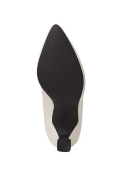 Marco Tozzi Klassieke Pumps - Cream 8 Marco Tozzi Klassieke Pumps - Cream -Clothing store b3bdcd829ccb4760b953c98c85f69b42