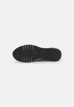 Marco Tozzi Sneakers Laag - White/Black Comb 10 Marco Tozzi Sneakers Laag - White/Black Comb -Clothing store bd83e0e44b884fa79f9b0208b7be20b3
