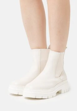 Marco Tozzi Enkellaarsjes Met Plateauzool - Cream