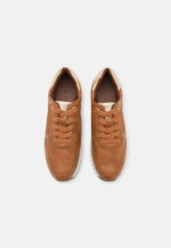 Marco Tozzi Sneakers Laag - Cognac Comb 11 Marco Tozzi Sneakers Laag - Cognac Comb -Clothing store c4490220a1354598aa2160bf05fbe784