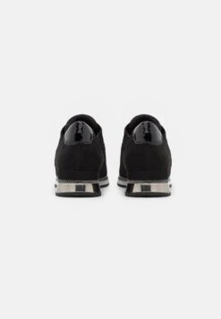 Marco Tozzi Sneakers Laag - Black 9 Marco Tozzi Sneakers Laag - Black -Clothing store e6c78330ff2c473397040989de2bee90