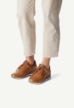 Marco Tozzi Sneakers Laag - Cognac Bronce