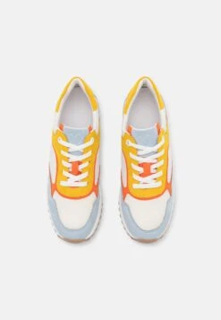 Marco Tozzi Sneakers Laag - White/Light Blue 11 Marco Tozzi Sneakers Laag - White/Light Blue -Clothing store f1ab56ff0d504b9580a8aa0fc5ebb2c0