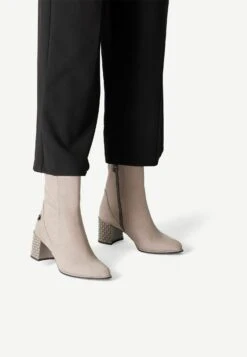 Marco Tozzi By Guido Maria Kretschmer - Korte Laarzen - Taupe